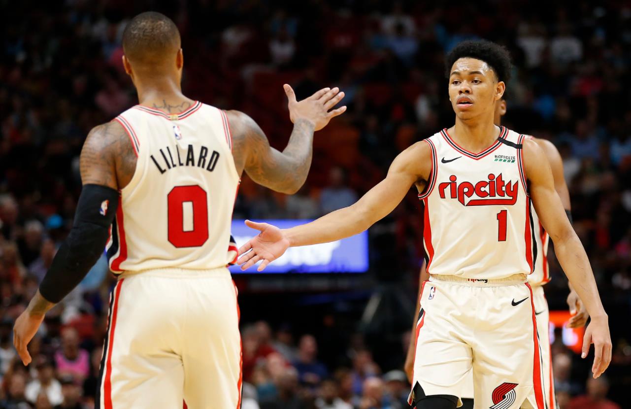 Jiuyou-包含字母哥巅峰对决，德约科维奇与30激战热火分钟，战术调整胜负难料！的词条